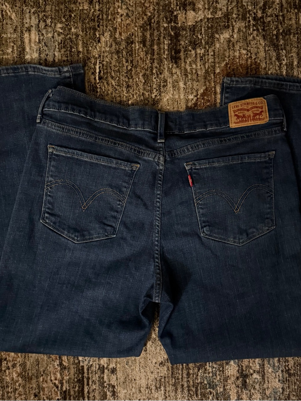 Levi's Relaxed Fit Dark Indigo Women’s Jeans size 31